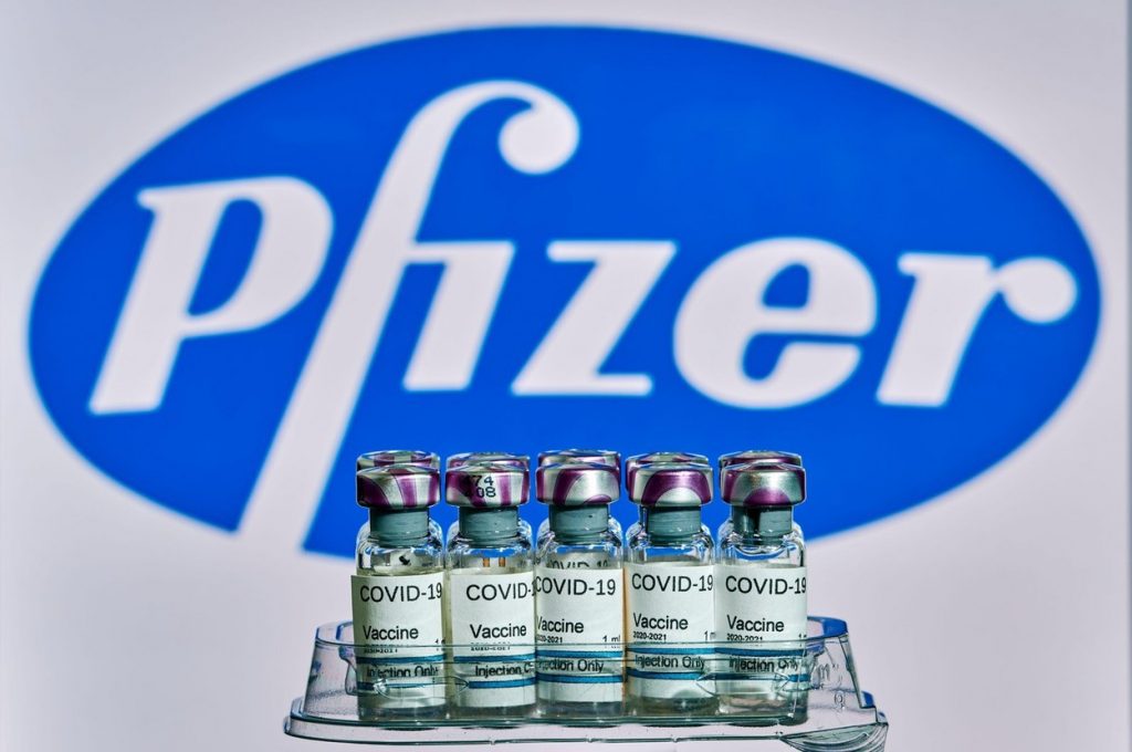 Peste un milion de vaccinuri Pfizer ajung in Romania