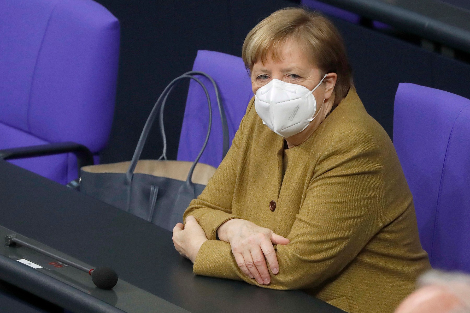 Angela Merkel s-a vaccinat cu AstraZeneca la prima doză și cu alt vaccin la rapel