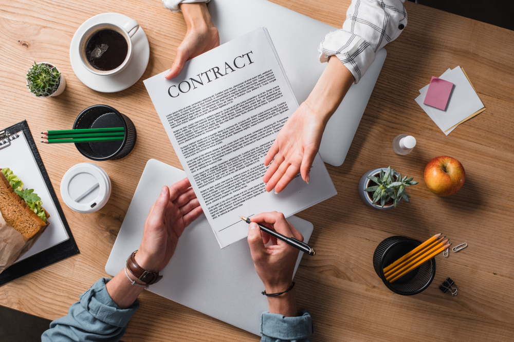 Apar noi conditii pentru obtinerea creditelor. Banca vine la client