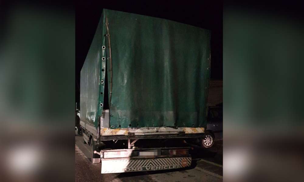 Doi barbati, arestati pentru trafic de migranti