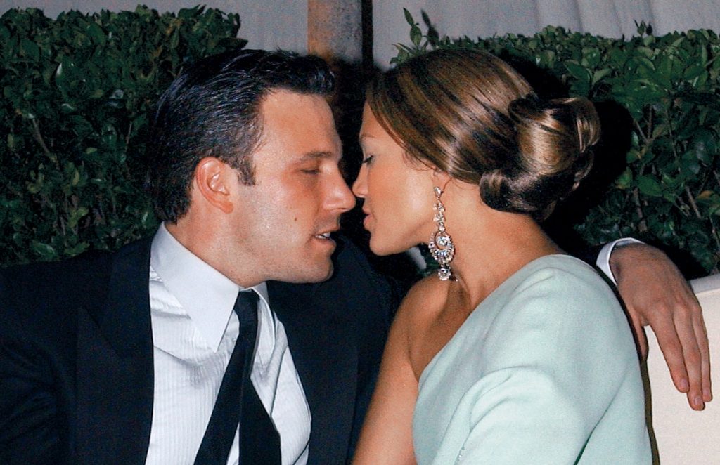 Fanii celebrei Jennifer Lopez, uimiţi de decizia luată. Vedeta se căsătoreşte cu Ben Affleck. Când va avea loc evenimentul