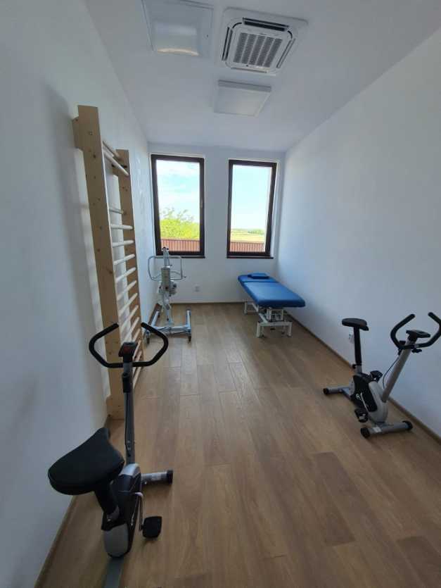 Lux intr-un camin de batrani din Suceava