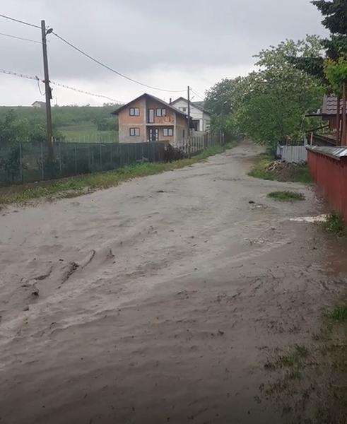 O comuna din Iasi, acoperita de ape