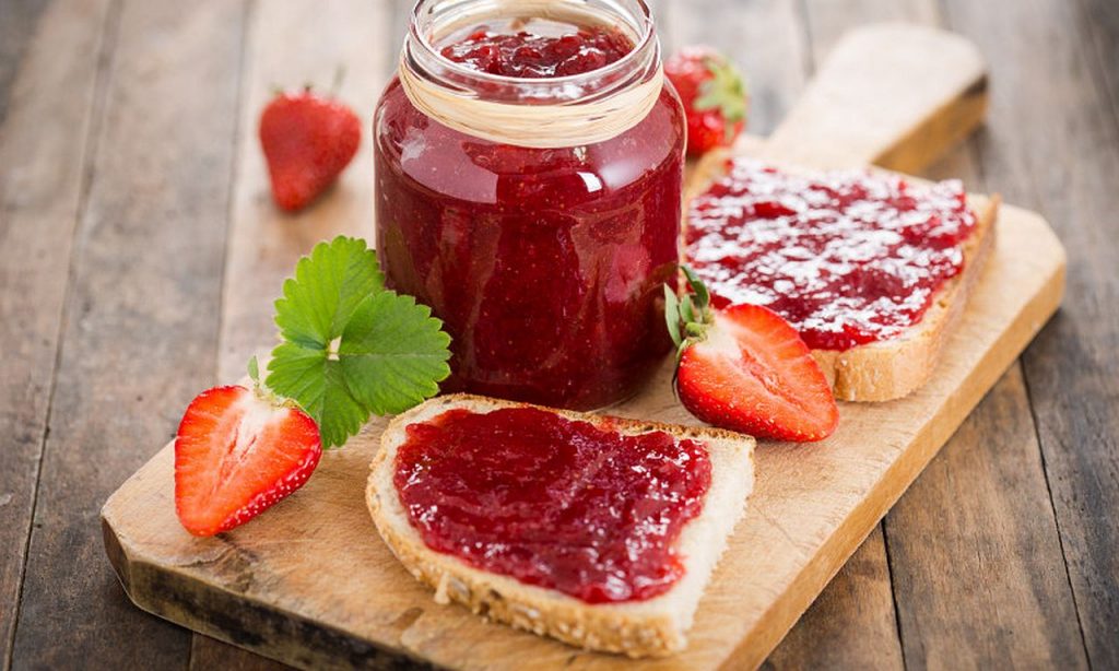 Secretul unei reţete delicioase de dulceaţă de căpşuni. Ingredientul este folosit doar de gospodinele iscusite