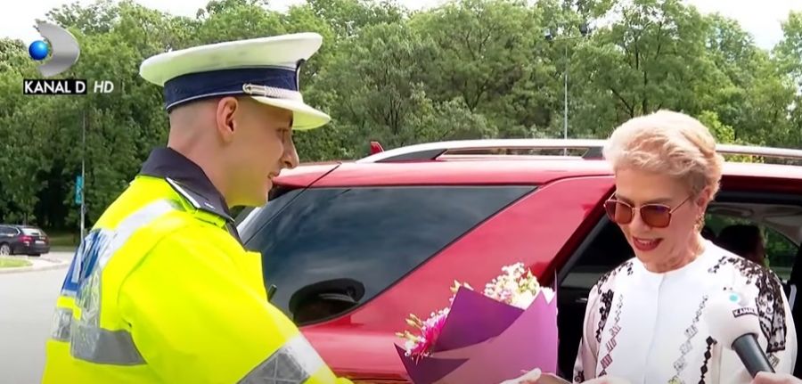 Teo Trandafir, oprită de poliție în trafic