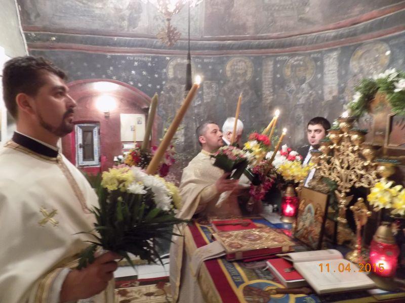 Un preot celebru se întreabă unde au fost îngropați cei peste 30.000 de morți de Covid-19