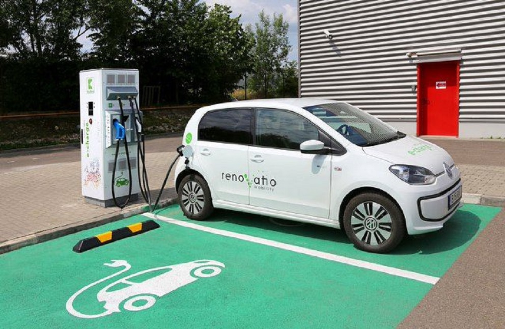 Uniunea Europeana vrea sa interzica masinile pe benzina si motorina, peste 14 ani