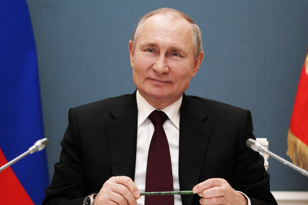 Cum isi castiga Vladimir Putin popularitatea in Rusia