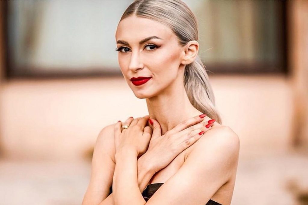 Andreea Bălan și-a dus fetele în vacanță, dar nu a ratat ocazia să pozeze în costum de baie. Cum arată acum cântăreața
