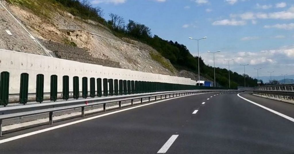 Cenusa de hartie este la fel de tare ca cimentul