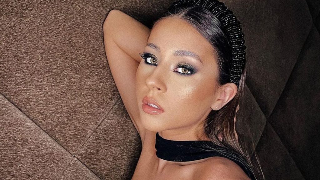 Nicole Cherry a confirmat sarcina. Modul inedit în care şi-a arătat burtica de gravidă