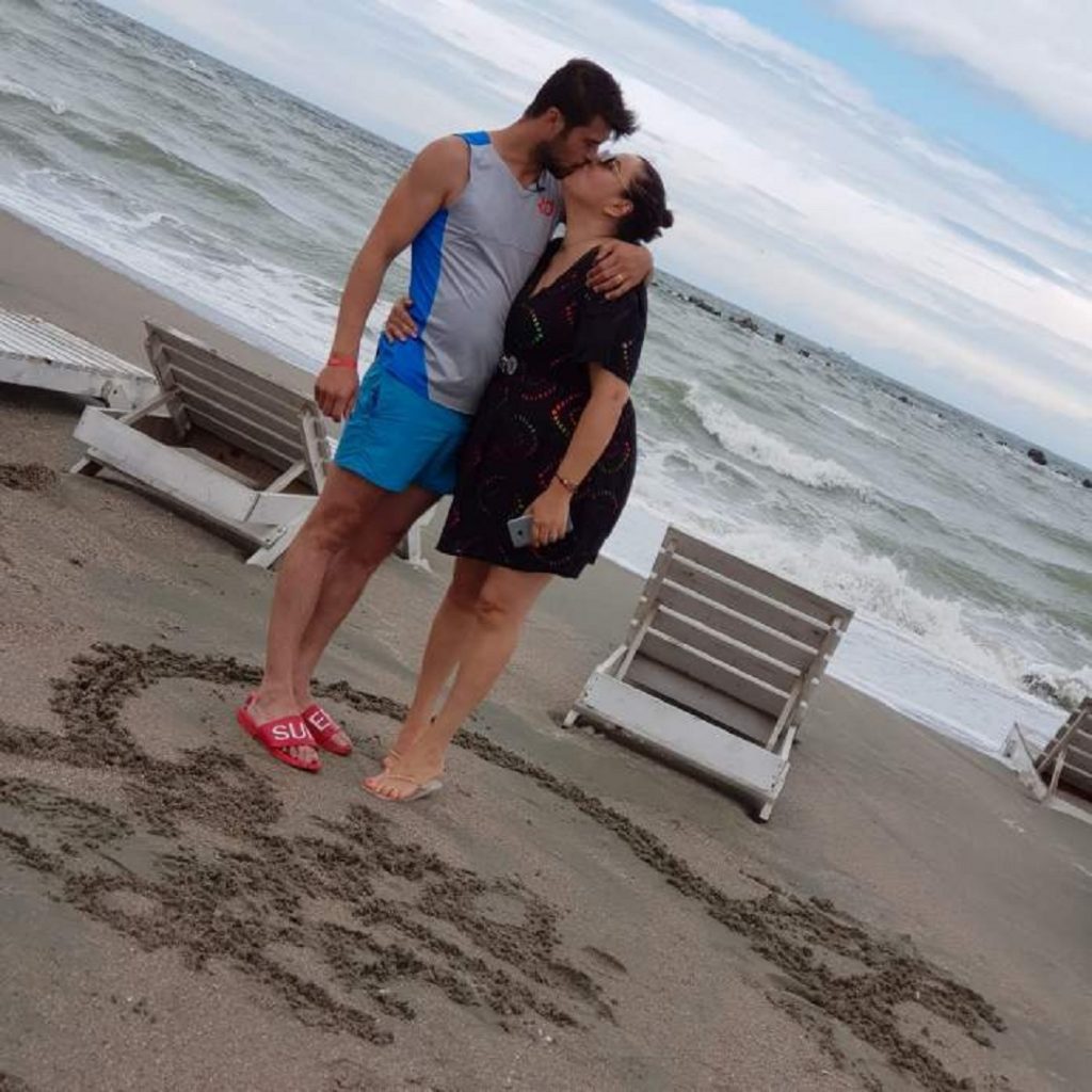 Oana Roman s-a impacat cu Marius Elisei?