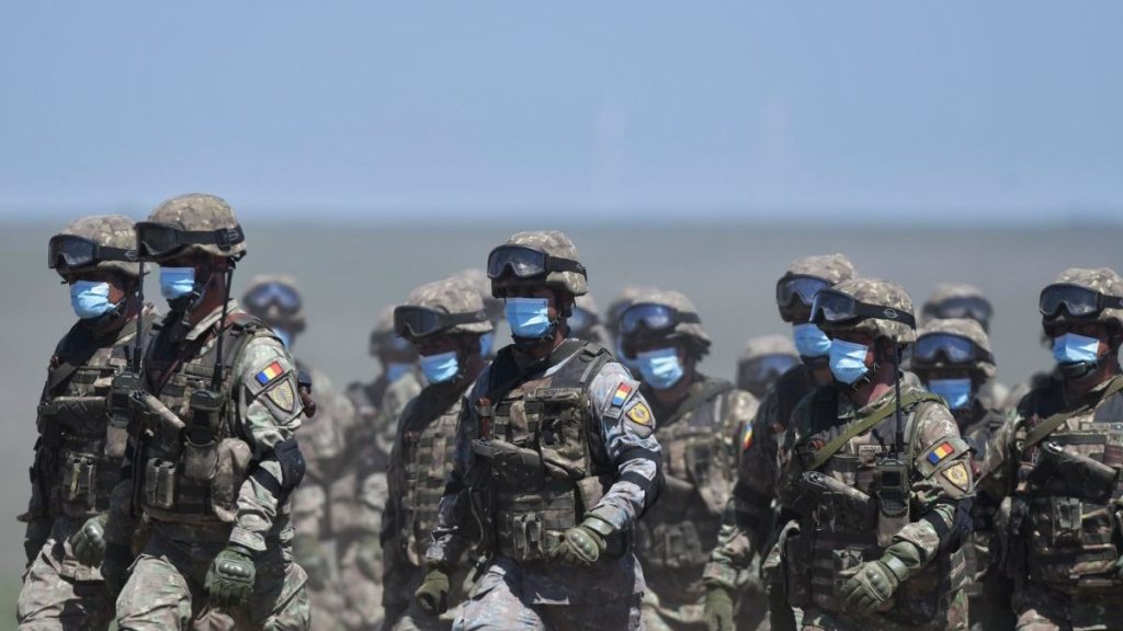 Ce salarii se ofera militarilor profesionisti