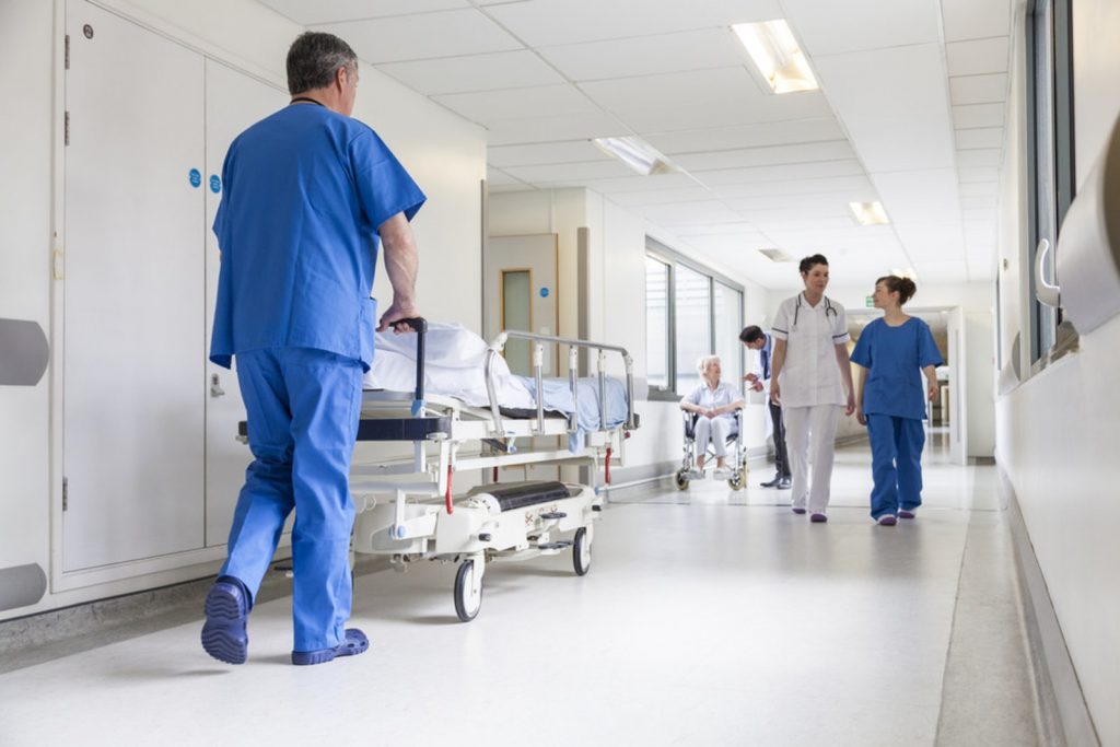 Personalul din spitale s-a mai relaxat dupa ce pandemia a inceput sa dea inapoi