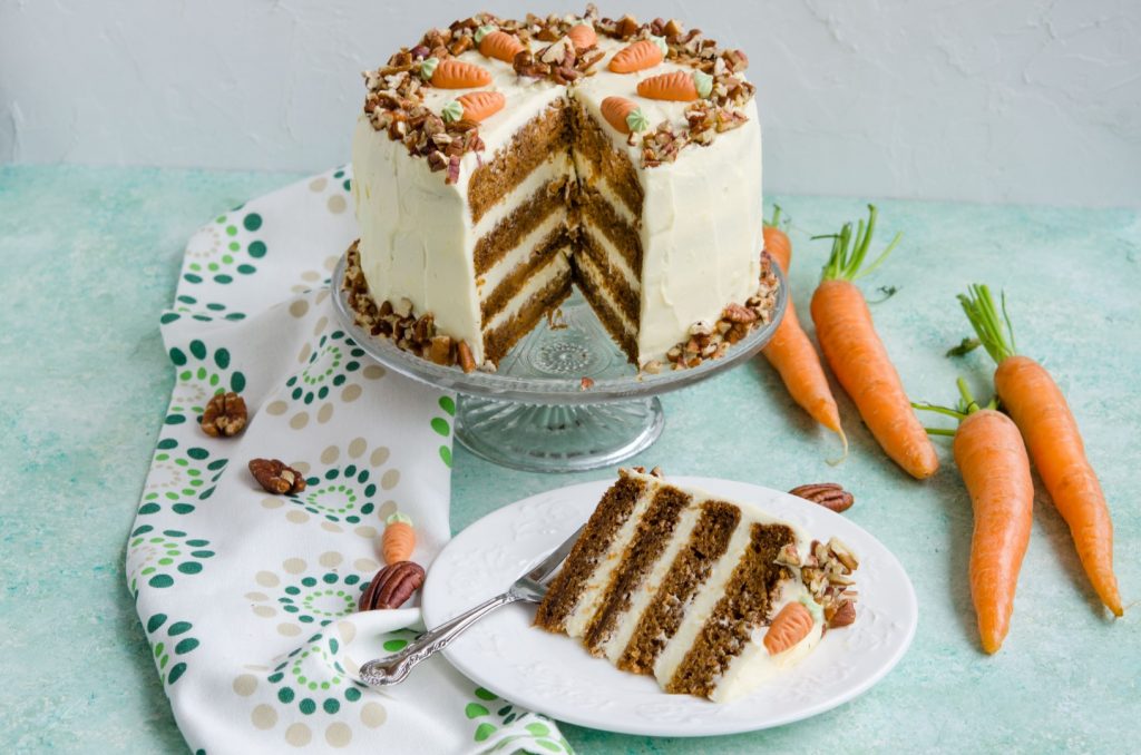 Tort de morcovi, rețeta deosebită. E simplă, dar trebuie să urmezi cu sfințenie pașii