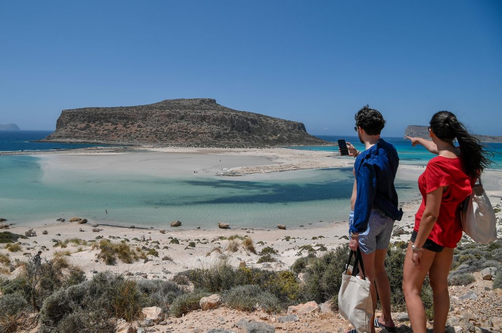 1300 de romani au fost pacaliti de agentia de turism greceasca