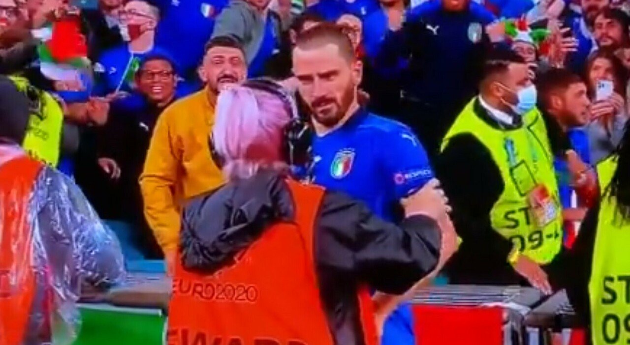 Bonucci confundat de un steward cu fanii Italiei