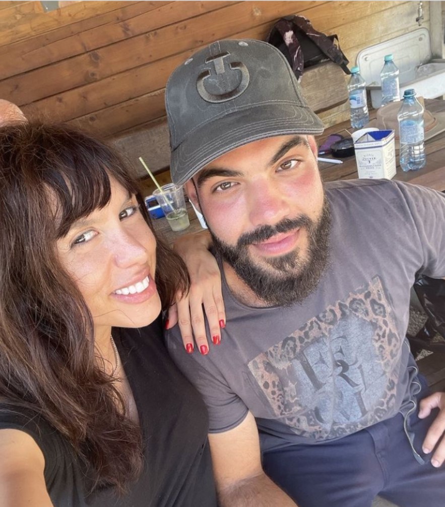 Cine e bărbatul care apare în poze alături de Denise Rifai