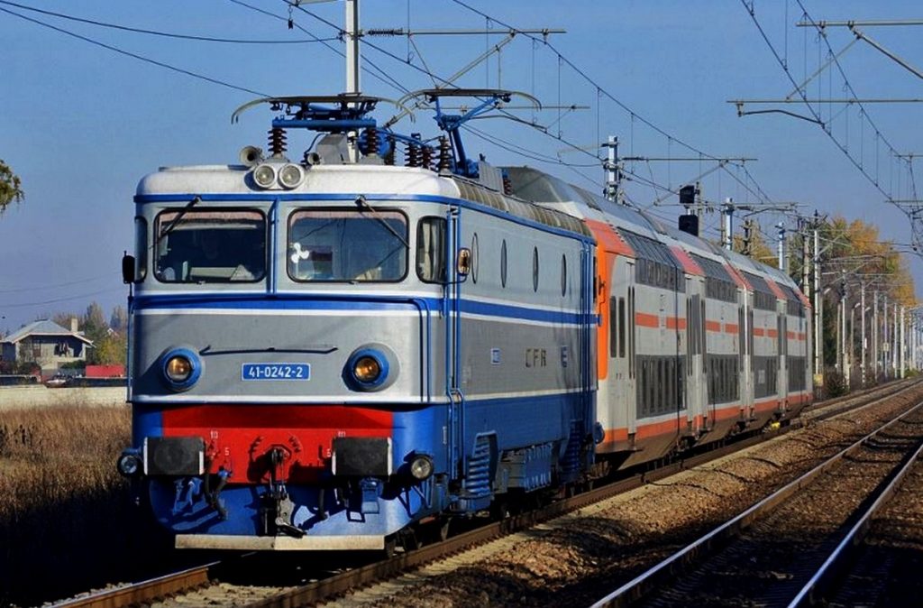 Linia ferată București-Constanța, distrusă pe cinci kilometri. ”Traficul spre mare e grav afectat”. Cum a fost posibil