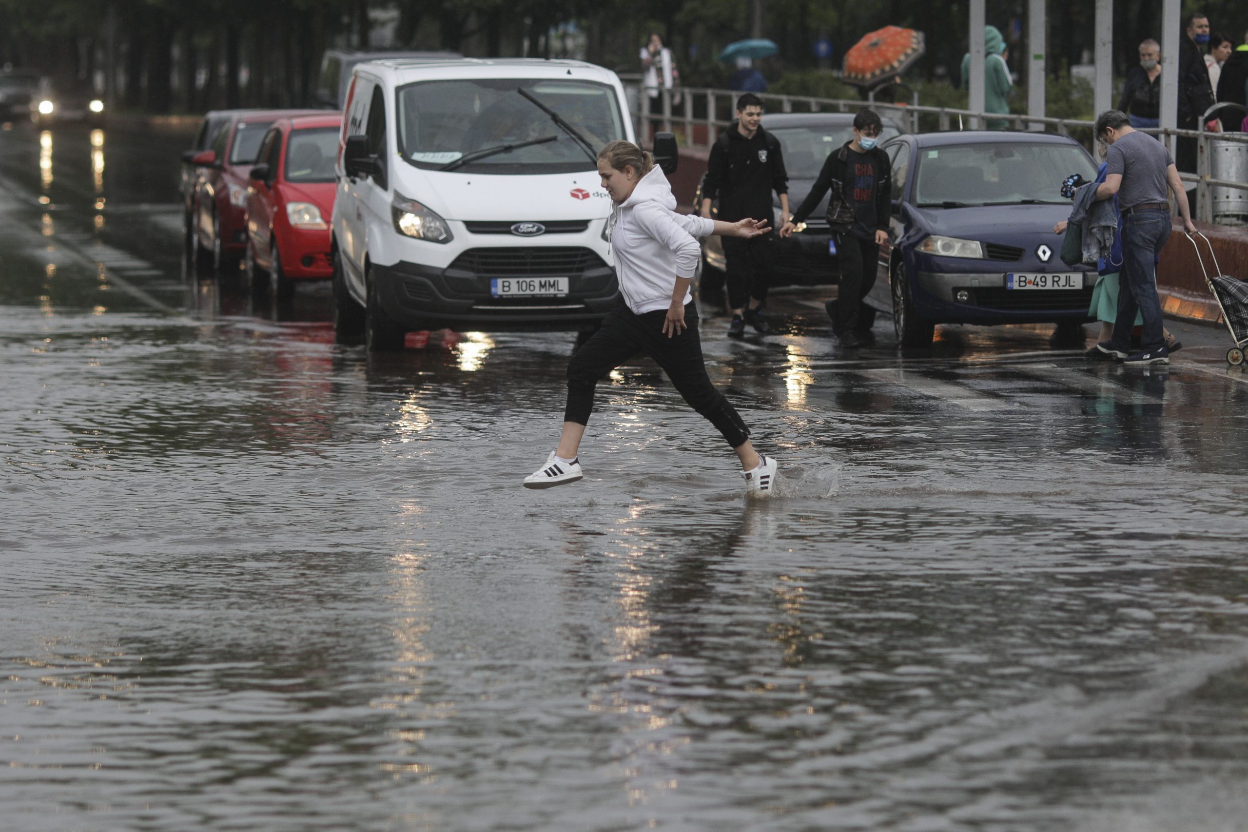 România, sub cod galben și portocaliu