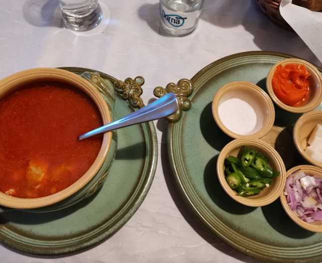 Un sat din Arad, preferatul turiștilor grație unui restaurant unguresc. Oameni străbat și zeci de kilometri pentru mâncarea de acolo