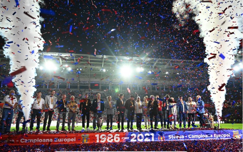Moment de aur pe Ghencea. Legendele de la Sevilla din ’86 au revenit „acasă”. Turul de onoare, făcut cu o replică a Cupei Campionilor Europeni