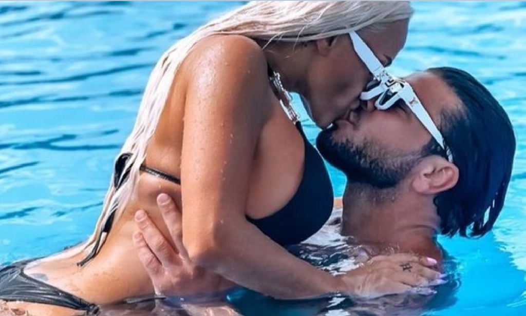 Gestul mișcător făcut pentru Anda Adam de noul iubit. Ce și-a scris bărbatul pe corp, artista e impresionată