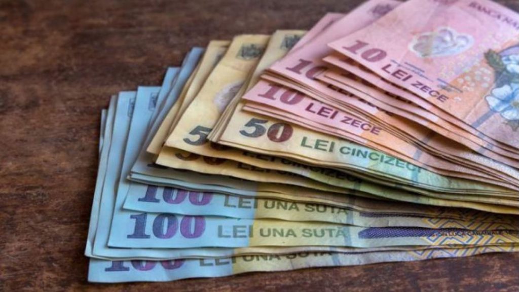 Tinerii din România care pot primi până la 50.000 de euro de la stat. Ce trebuie să facă pentru a obţine banii