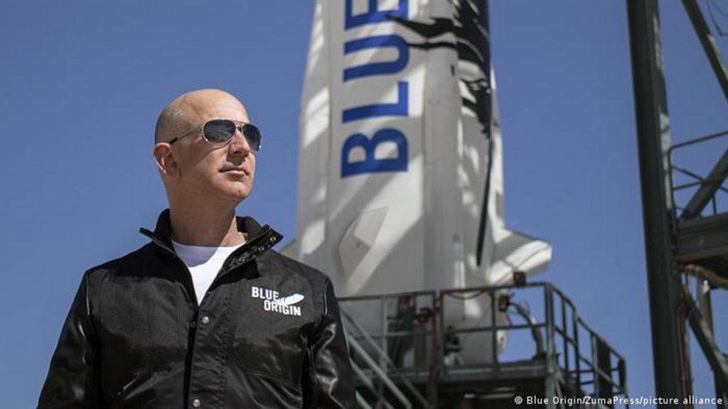 Jeff Bezos vrea sa faca turism spatial cu Blue Origin 