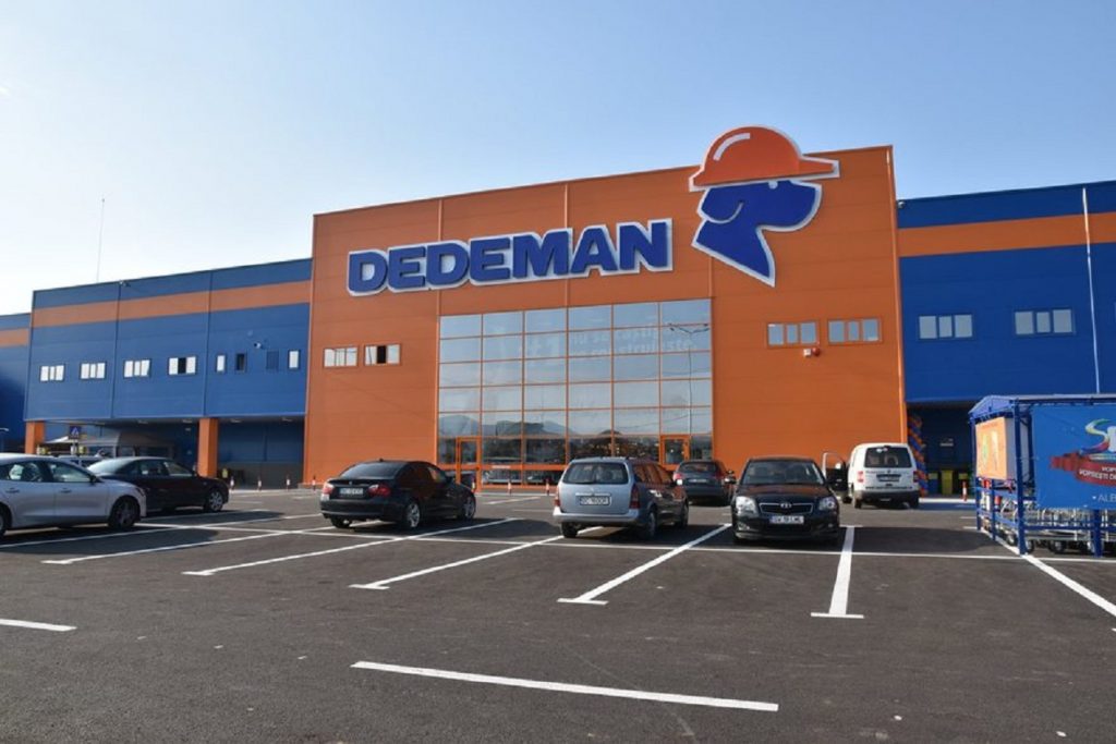 Dedeman investeste in imobiliare