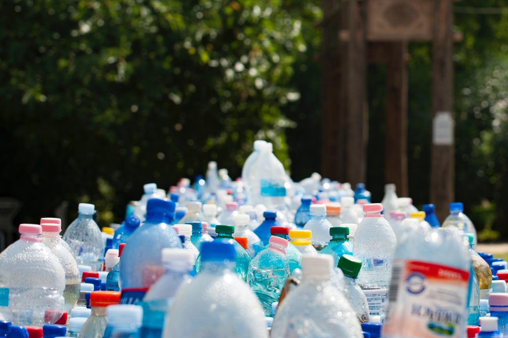 România trebuia să aibă gata pe 3 iulie legea anti-plastic, dar acest lucru nu se va întâmpla. Explicațiile ministrului Mediului