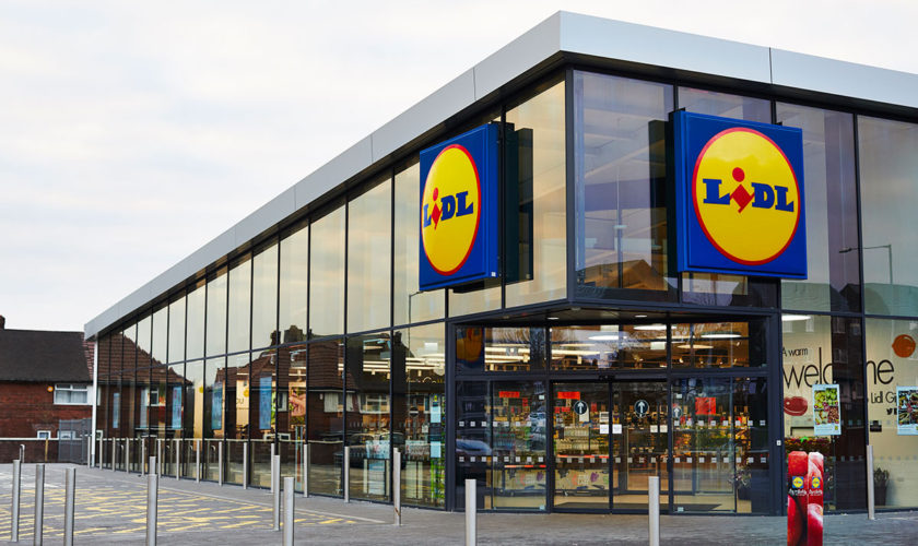 Lidl dă lovitura cu un nou produs căutat de toată lumea. Căştile cu bluetooth, la un preţ fără egal