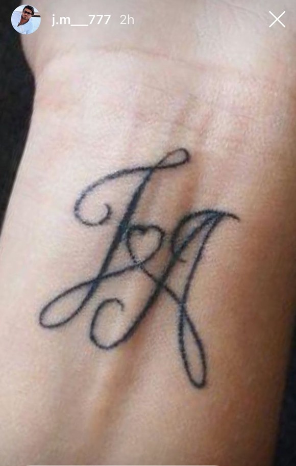 Afaceristul din Cluj i-a daruit Andei Adam un tatuaj