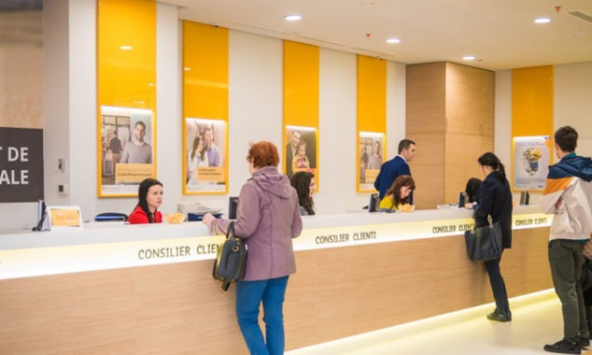 Bancile care isi platesc cel mai bine angajatii