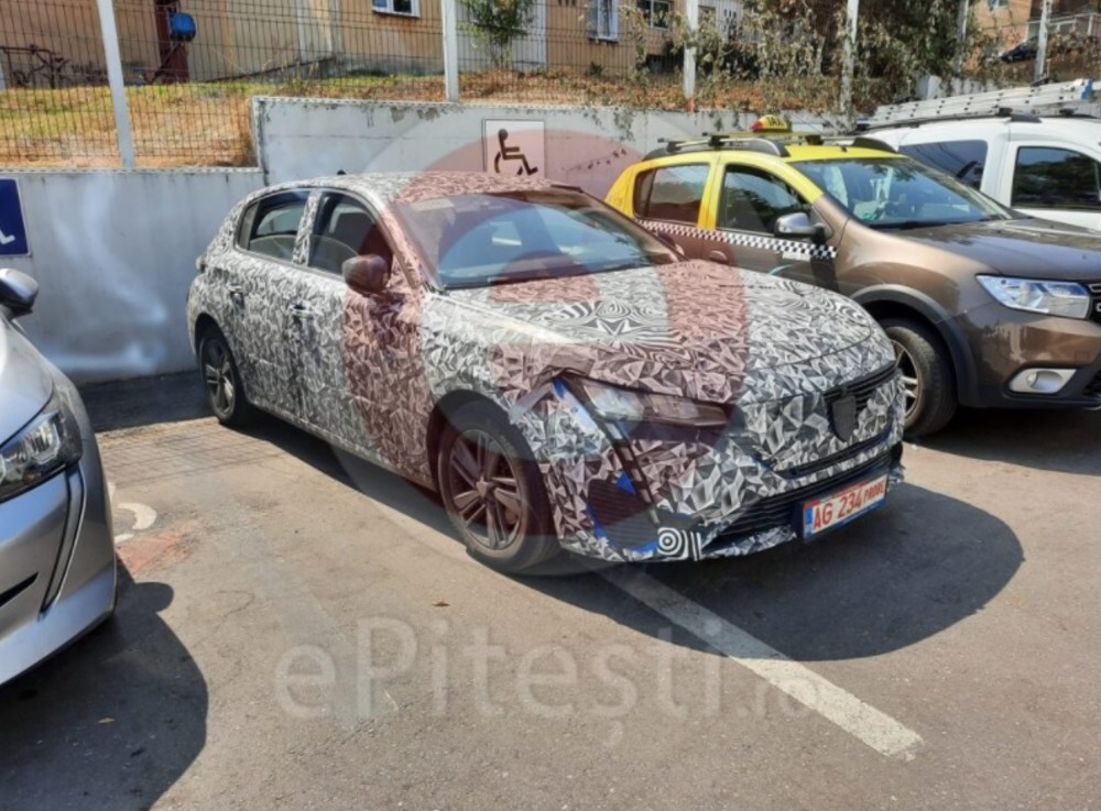 Dacia fantomă, surprinsă la Pitești