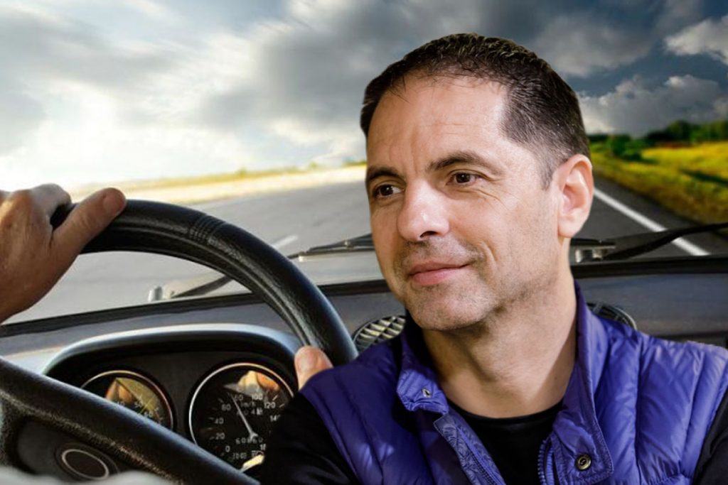 Dan Negru e mai degrabă musafir, acasă, la nevastă: ”Anual conduc 70.000 de kilometri, locuiesc în trei orașe!”. Cât îl costă motorina pentru naveta București-Timișoara-Chișinău. EXCLUSIV