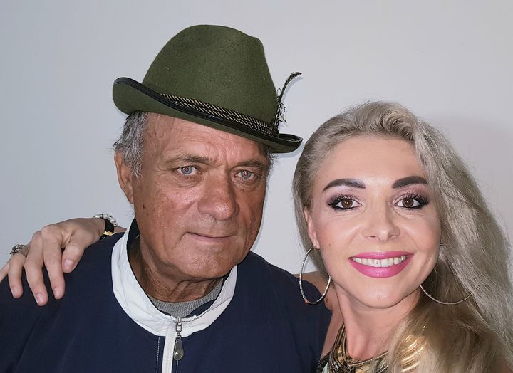 Dragoș Dolănescu transmite, din Costa Rica, condoleanțe familiei unchiului său: ”Acum el cântă cu tata, în Cer”. Cine se ocupă de înmormântarea lui Nicolae Dolănescu. EXCLUSIV
