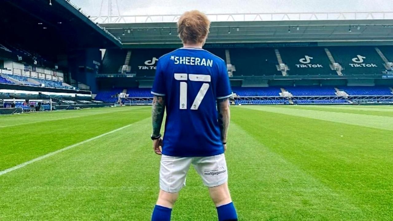 Ed Sheeran se face fotbalist