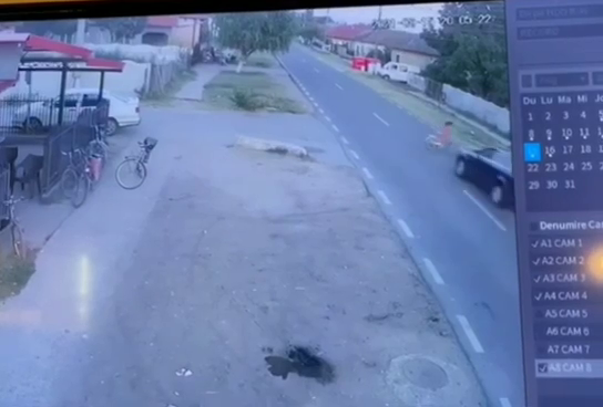 O fetiță de șapte ani din Dolj, spulberată de pe bicicletă. Șoferul care gonea nebunește a lăsat copila fără suflare VIDEO