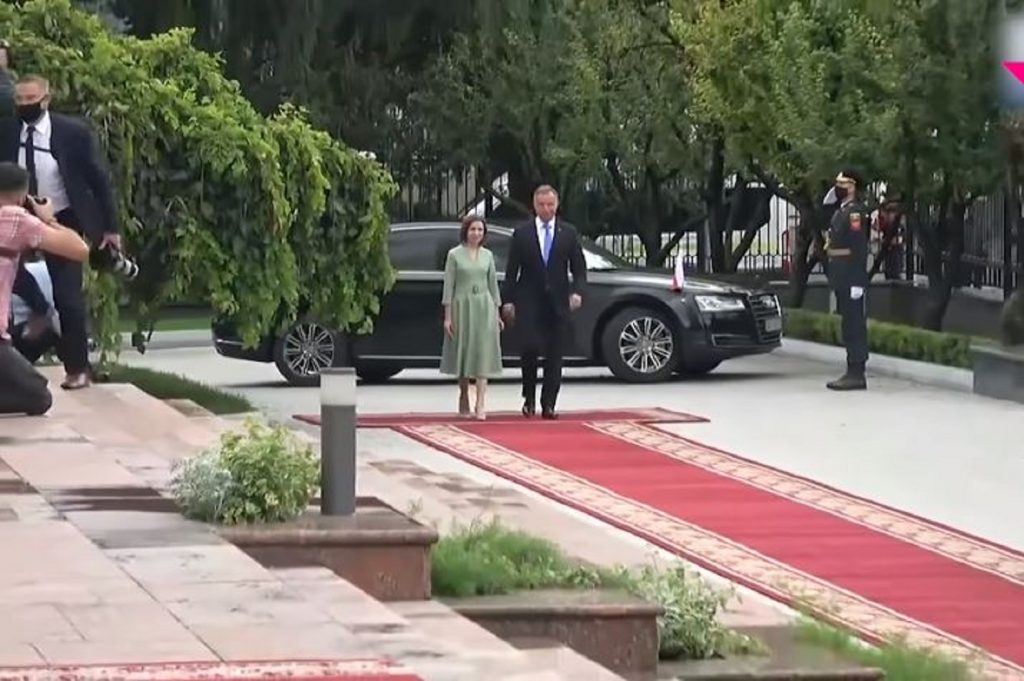 Gafa făcută de preşedintele Poloniei la Chişinău. Maia Sandu l-a atenţionat imediat. Video