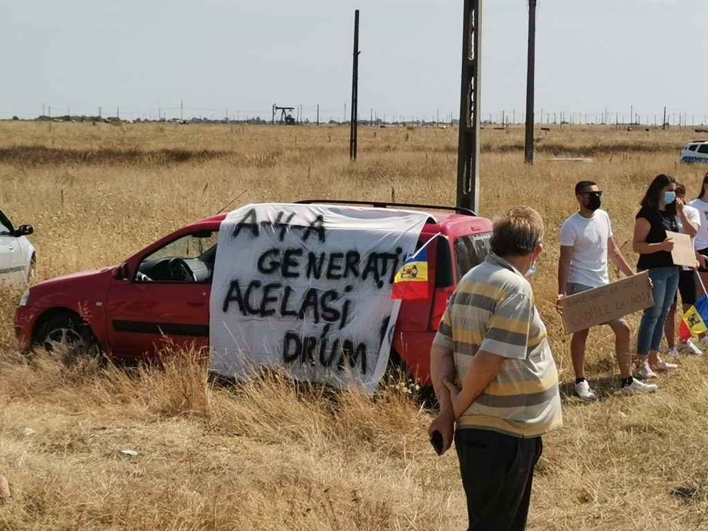 Localnicii din Oarja, nemultumiti de drumul prost