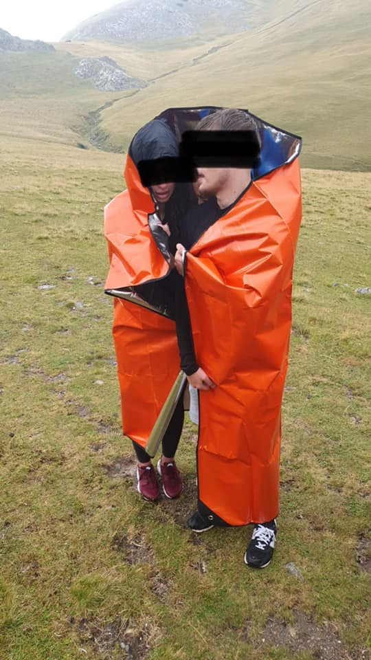 O excursie pe munte era sa-i coste viata pe trei tineri