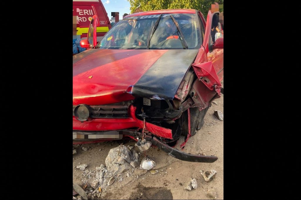 Accident cumplit în Dolj. O femeie de 30 de ani, începătoare, a lovit mortal o fetiță de 11 ani și pe străbunica acesteia