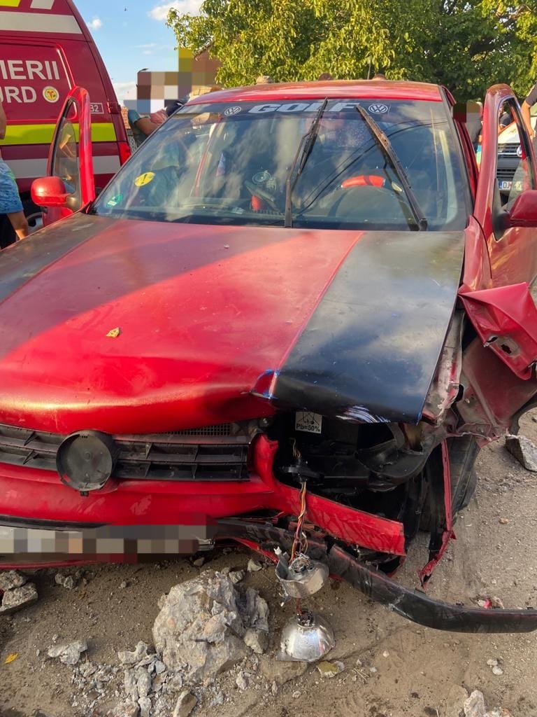 O femeie de 30 de ani a lovit mortal o fetita de 11 ani si strabunica acesteia