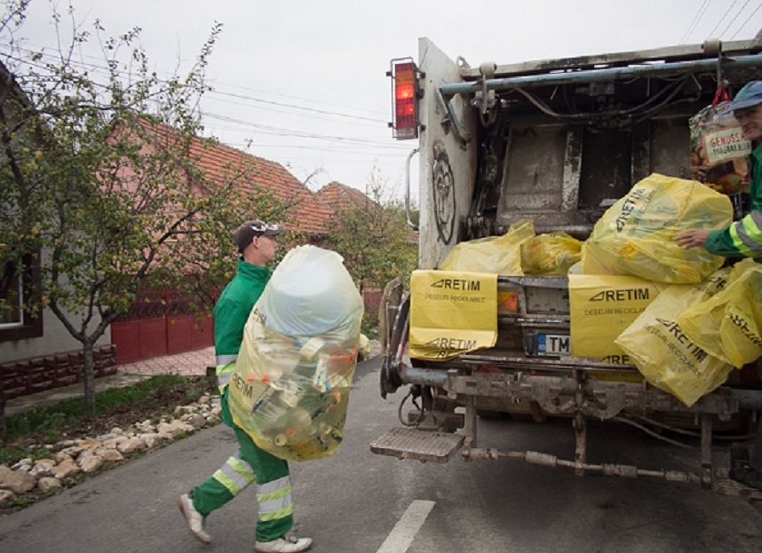 Obiceiul ciudat al primarului Timisoarei. Dominic Fritz urmareste noaptea masinile de gunoi