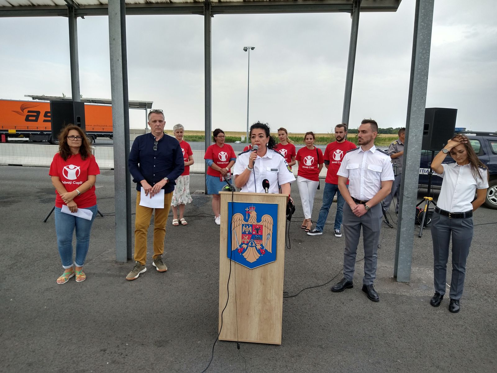 Romanii, informati cu privire la parasirea copiilor