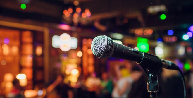 TOP 10 locuri din București unde poți cânta karaoke