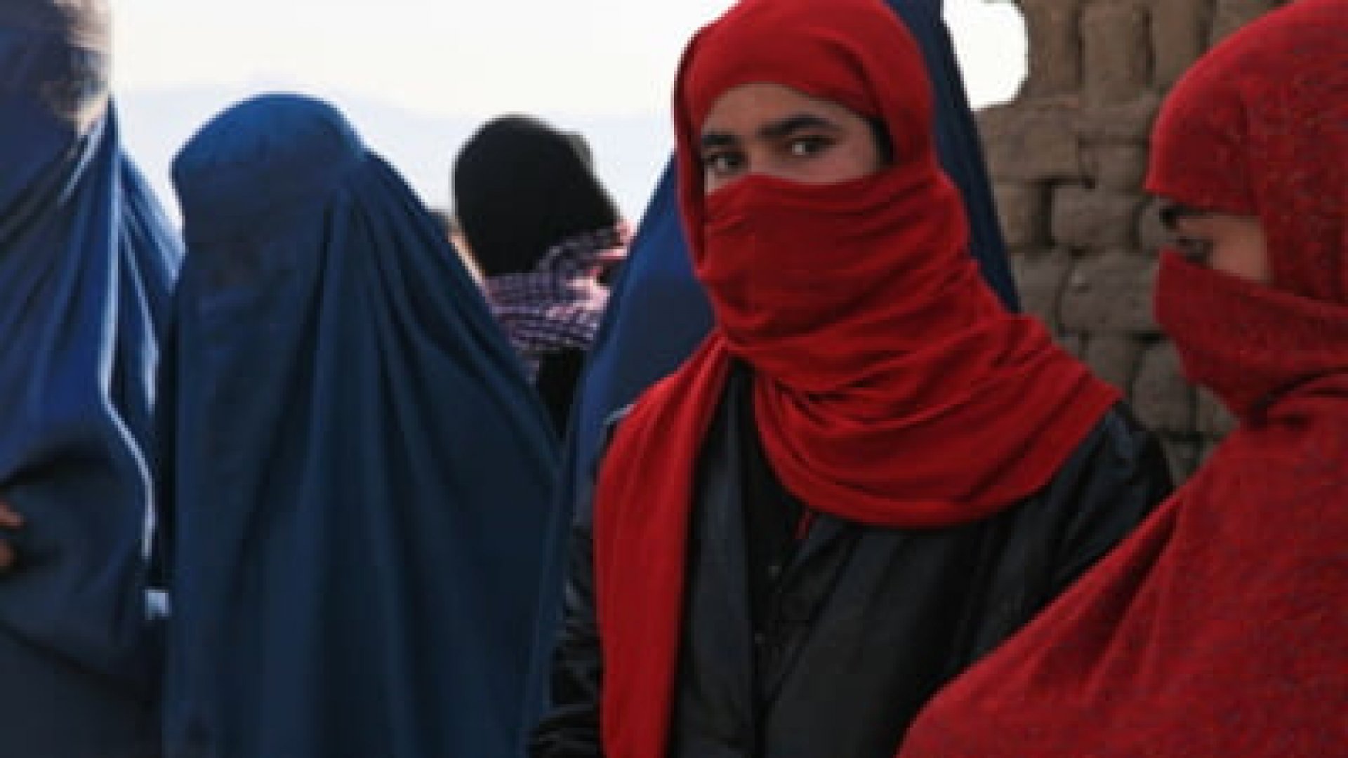 Talibanii promit ca nu vor incalca drepturile femeilor