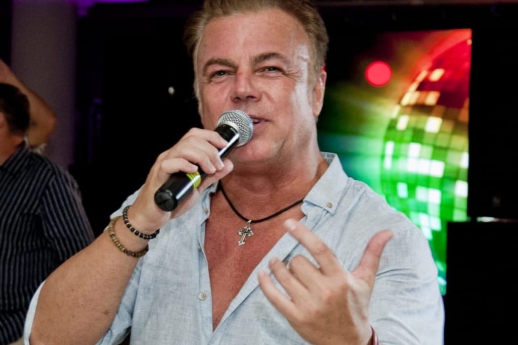 Trei momente care l-au marcat pe Adrian Enache. ”Am primit un mesaj scris pe o bucată de șervețel. Când l-am citit, mi s-au înmuiat picioarele”. EXCLUSIV