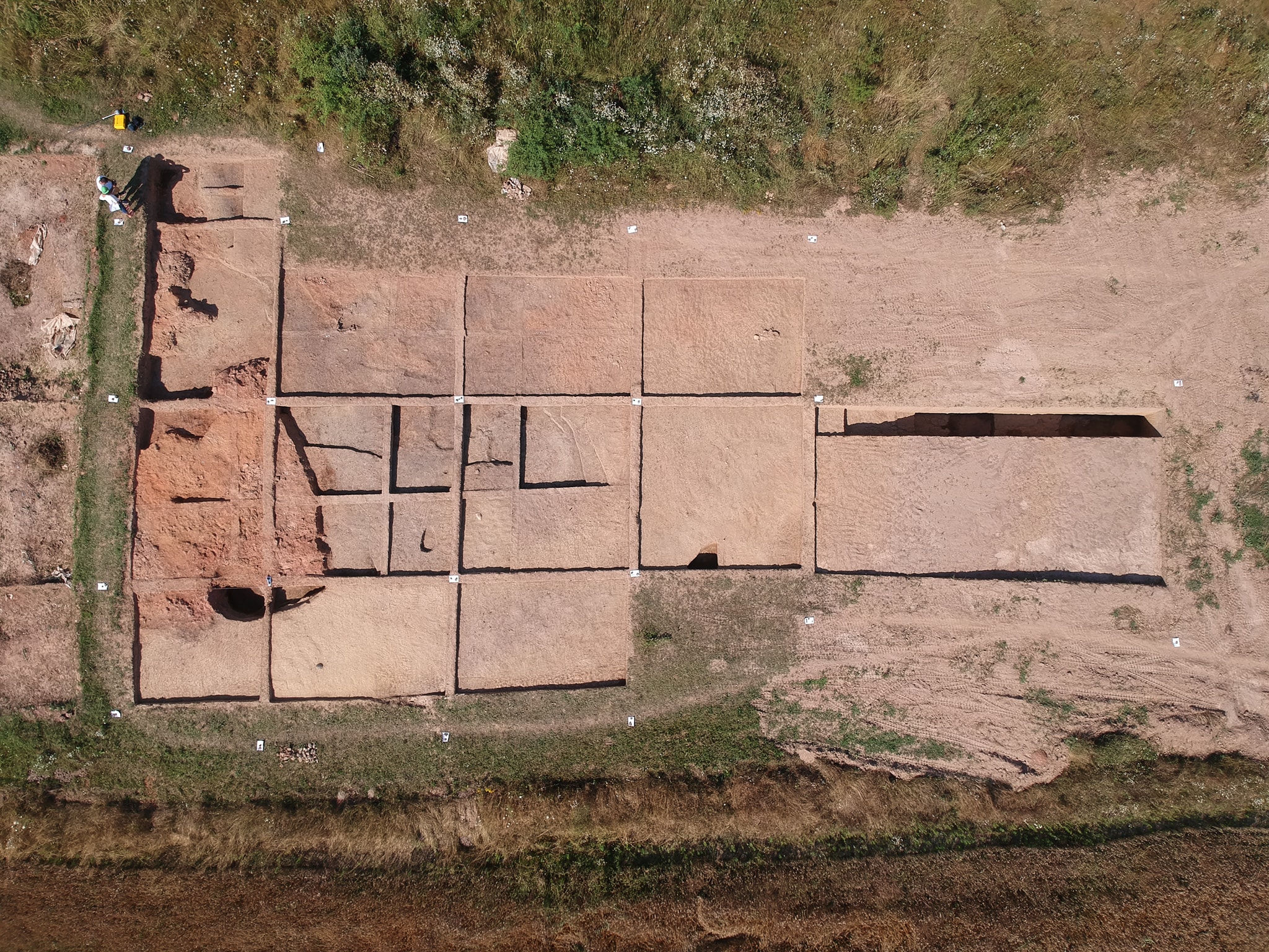 Turistii au liber la vizitarea sitului arheologic Geangoesti-Hula